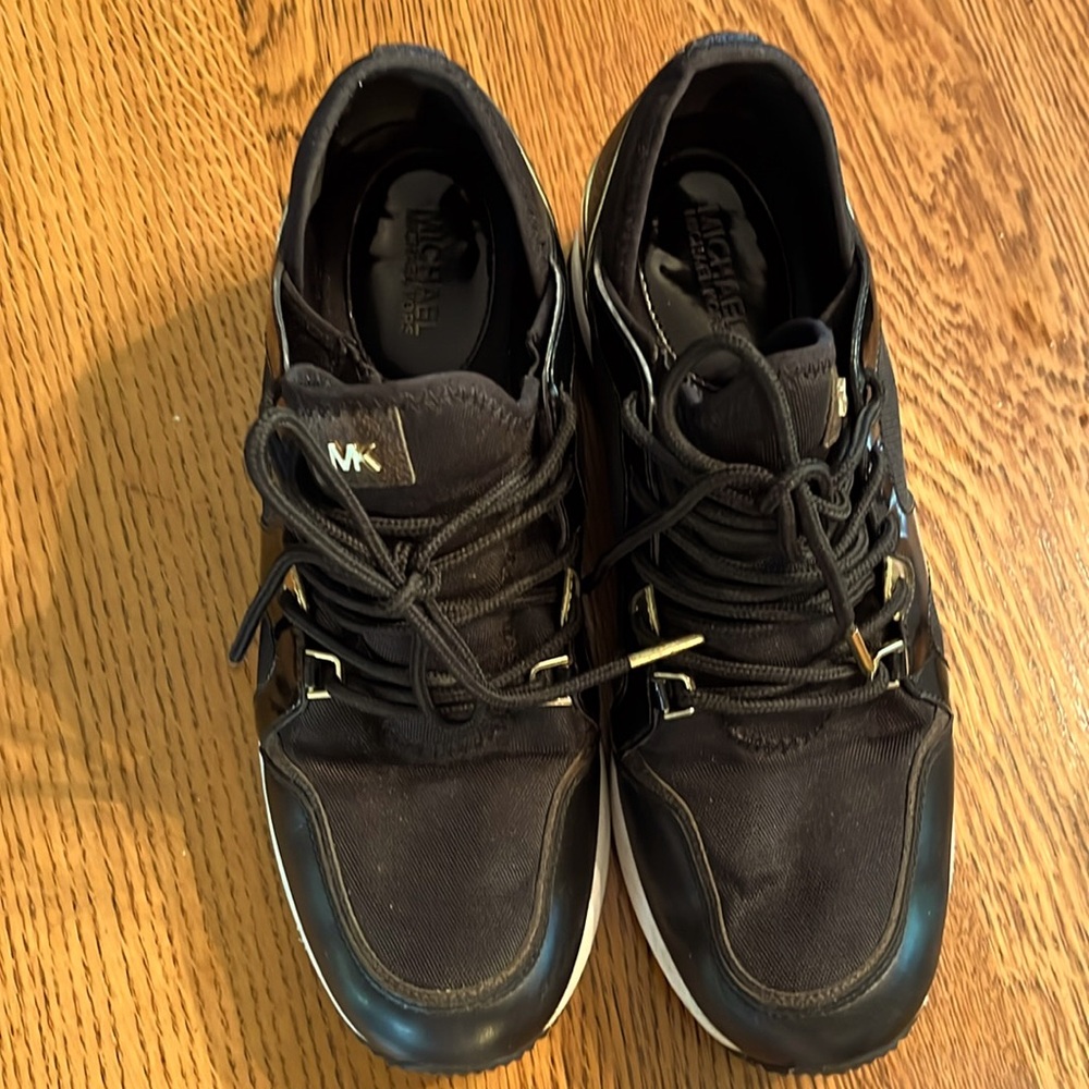 Michael Michael Kors LIV TRAINER SNEAKER Size 9.5 M